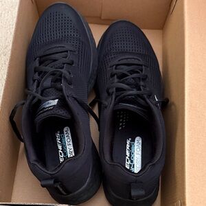 Skechers Men's Black Athletic Memory Foam Sneakers - worn once, 9.5